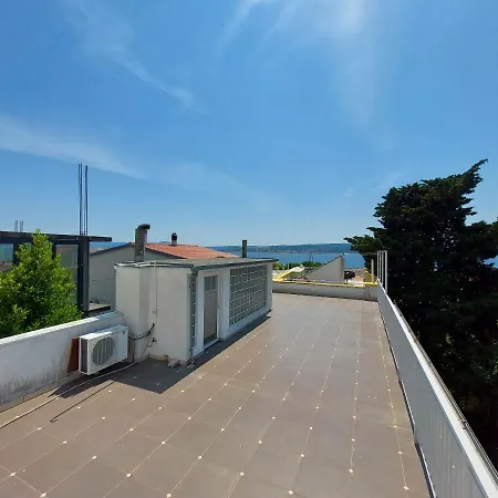 Viktor Appartement *