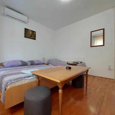 Appartement Viktor *