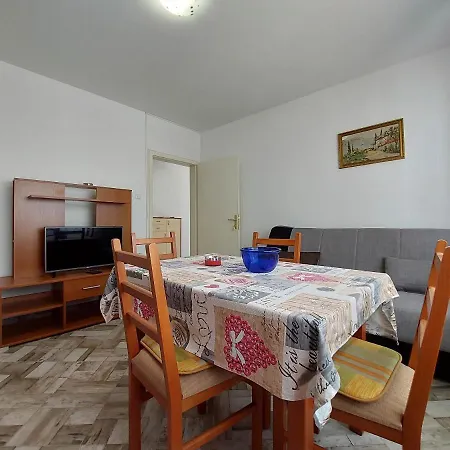 Apartment Viktor Crikvenica